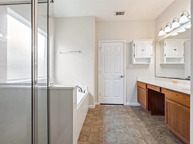 8618 E Highlands Xing — Photo 15