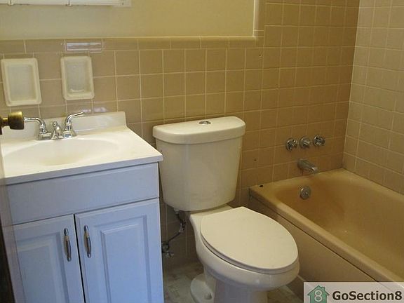 3rd image of 5470 Bahama Ter APT 4