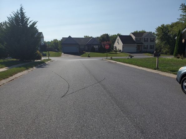 29 Shirk Dr, Fredericksburg, PA 17026