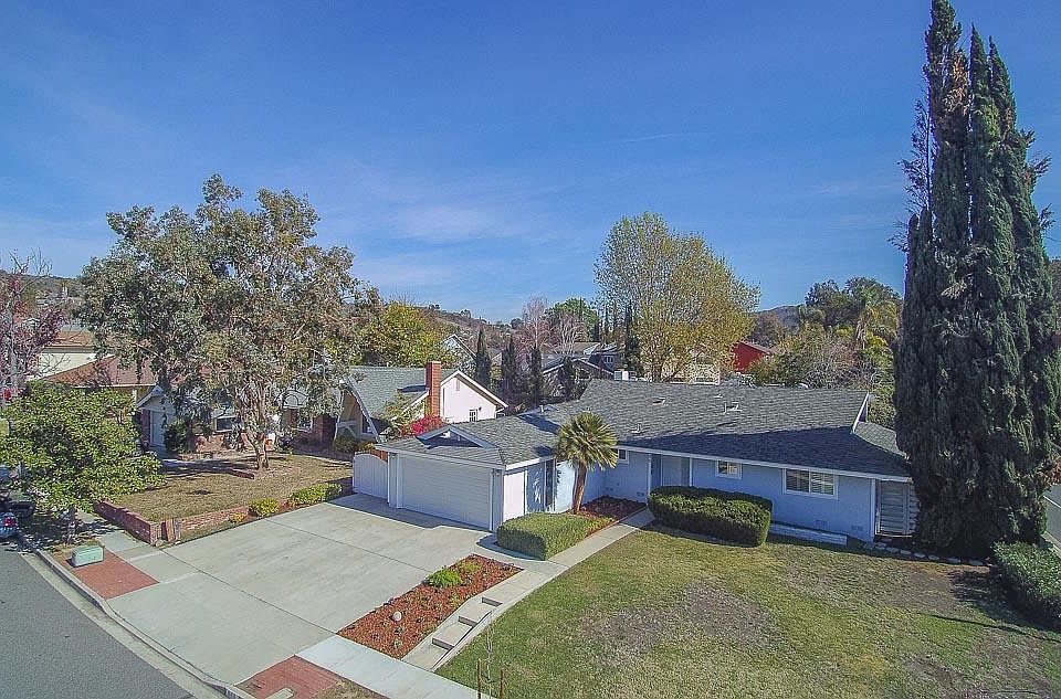1st image of 890 S La Grange Ave