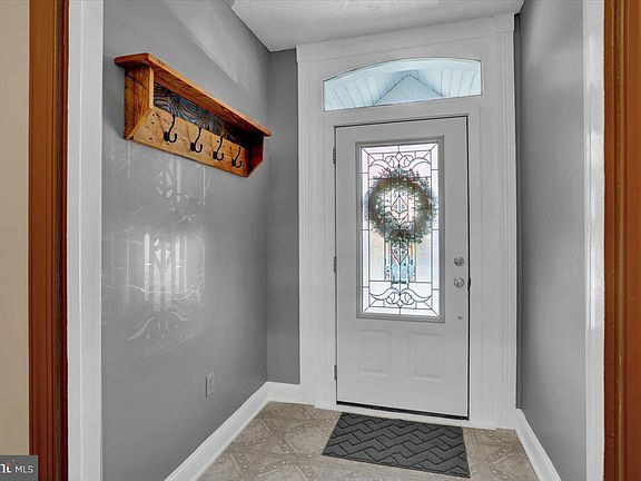 3rd image of 204 E High St