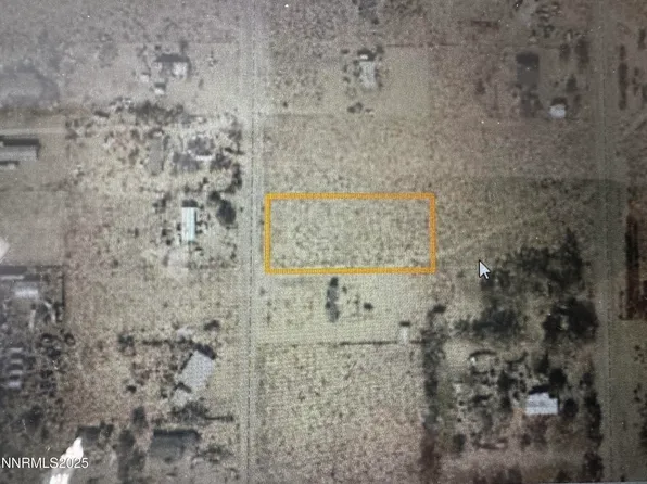 7900 Winchester Rd, Silver Springs, NV 89429