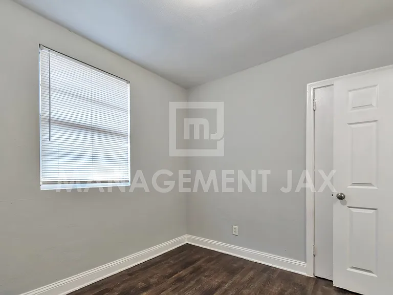 1520 W 25th St #1 — Photo 9