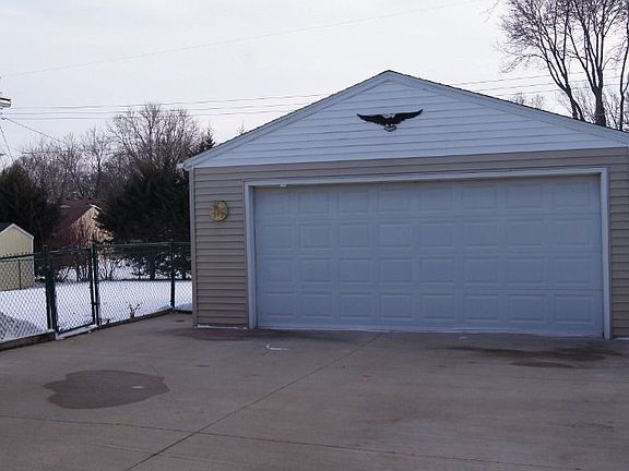 Roomy garage