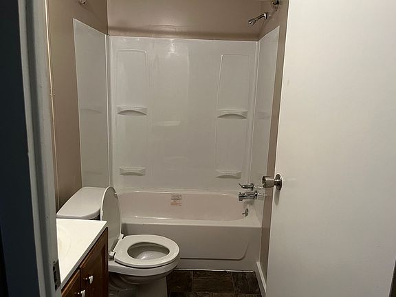 5th image of 19 Cedar Island Dr #0