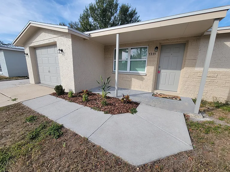 7335 Castanea Dr — Photo 4