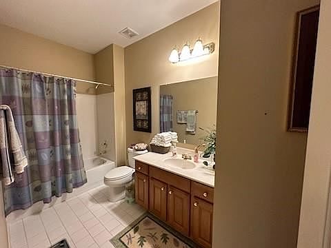 3rd image of 2788 Heritage Oaks Cir