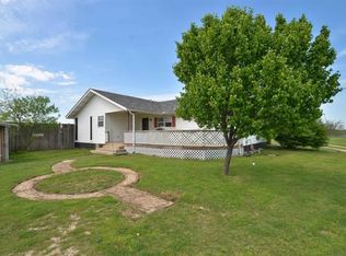 1392 Krahl Rd, Valley View, TX 76272