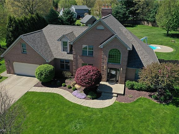 2nd image of 7966 Meadowbrooke Trl