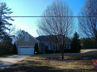 8027 Rannoch Moor Dr, Winston, GA 30187