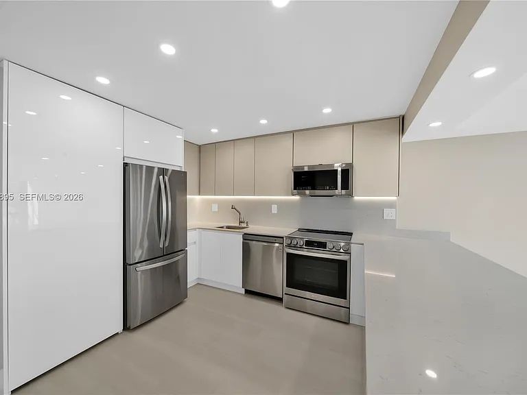 1865 Brickell Ave #A606 — Photo 3