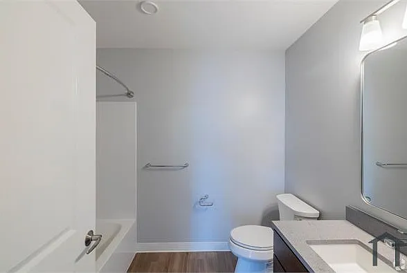 351 Chestnut St — Photo 8