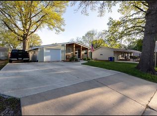 547 E Prairie St, Olathe, KS 66061