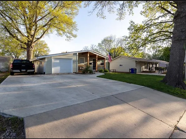 547 E Prairie St, Olathe, KS 66061