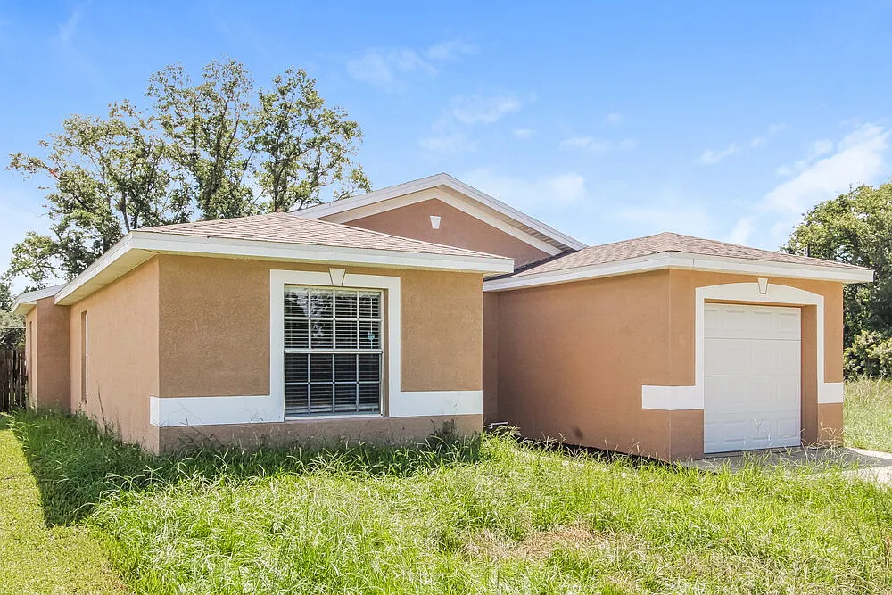 3 bed, 2.0 bath, 1178 sqft, $1,745 — Photo 3