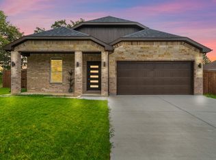 264 Starboard Dr, Mabank, TX 75156