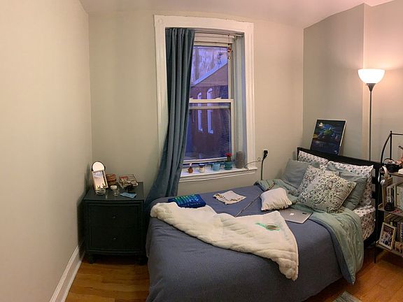 4th image of 147 Endicott St #12