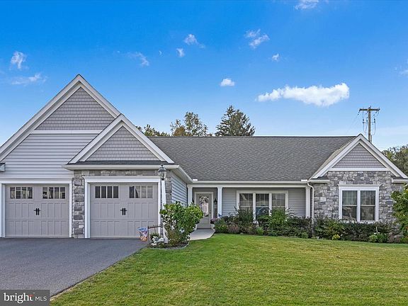 2nd image of 1400 Limestone Rdg