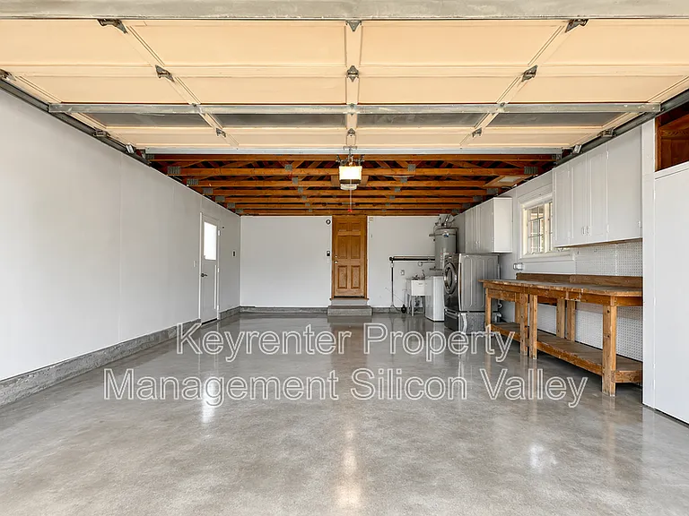 373 Redwood Ave — Photo 23