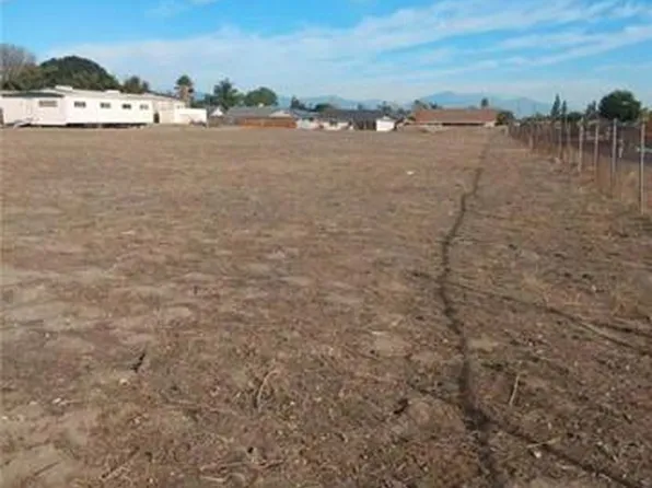 11011 G Ave, Hesperia, CA 92345