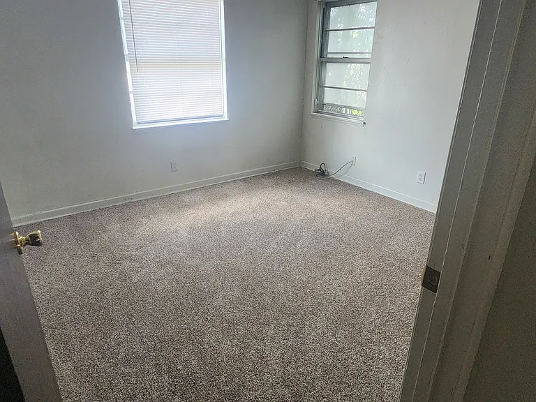 1119 Alta Vista Dr — Photo 11