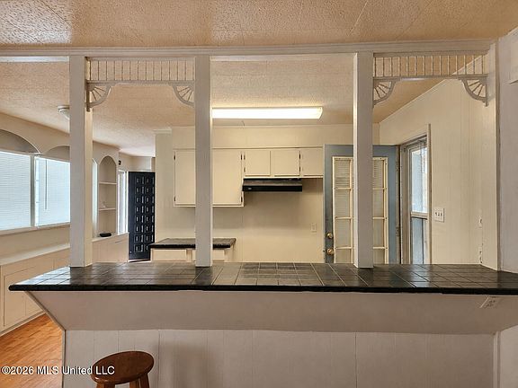 3rd image of 229 Cameron St