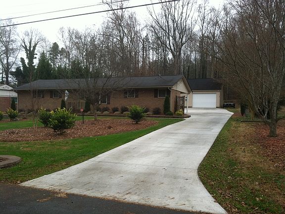 2nd image of 6736 Melody Ln
