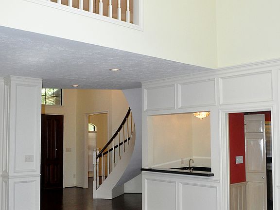 5th image of 4116 Oak Creek Dr