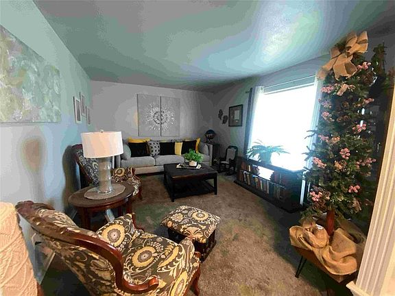 3rd image of 2313 NW 112th Ter