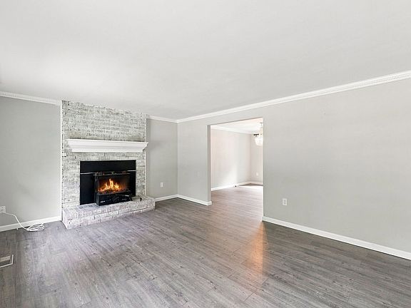 5th image of 4419 S Shore Dr