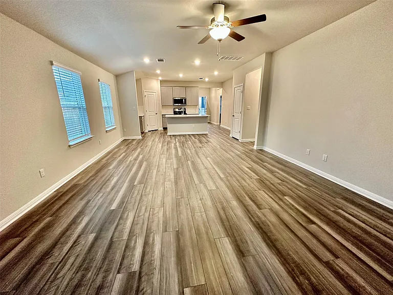 120 Oakdale Meadows Ln — Photo 6