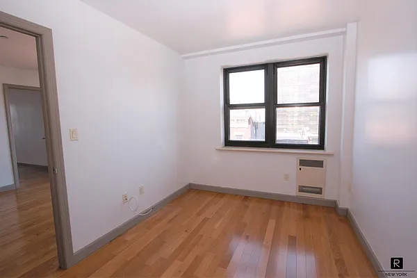 Rented by R New York | media 44