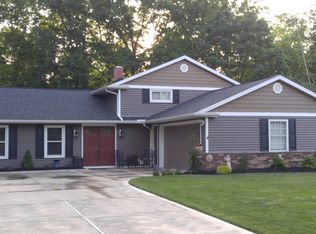 15618 Creekwood Ln, Strongsville, OH