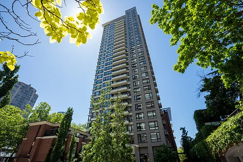 977 Mainland St #511 Photo 1