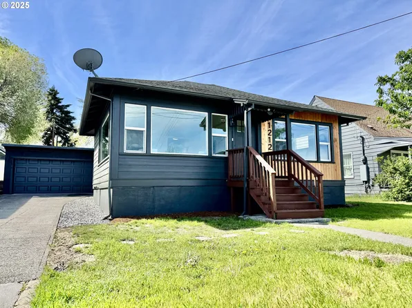 1212 E 10th St, The Dalles, OR 97058