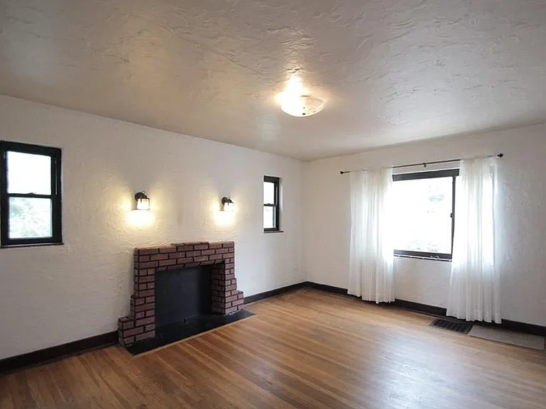 7915 Saint Lawrence Ave #8 — Photo 7