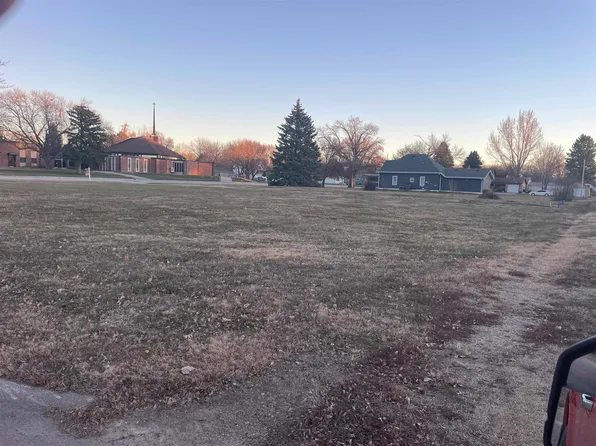 733 N 9th St, Loup City, NE 68853