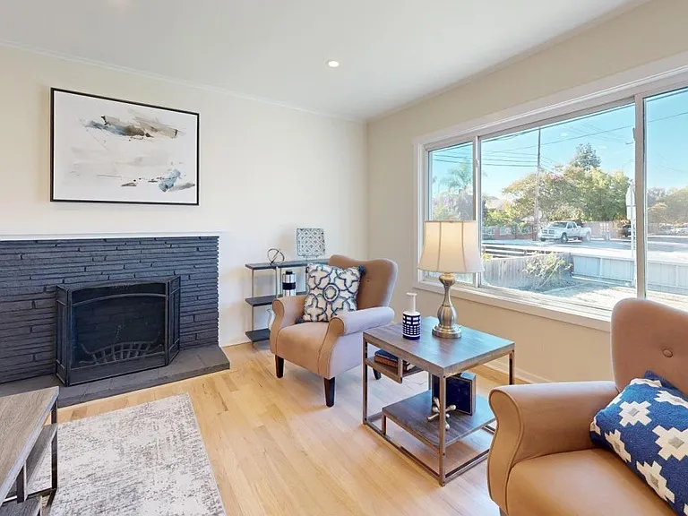 608 Charter St — Photo 4