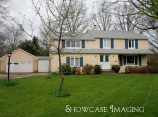 1094 Dorsh Rd, South Euclid, OH 44121