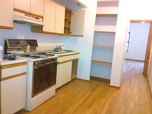 Rented by Perry Associates NYC Inc | media 28