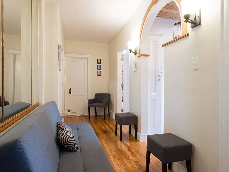 58 Queensberry St #18 — Photo 9