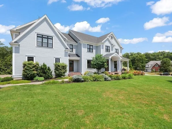 22 Chickadee Way, North Attleboro, MA 02760