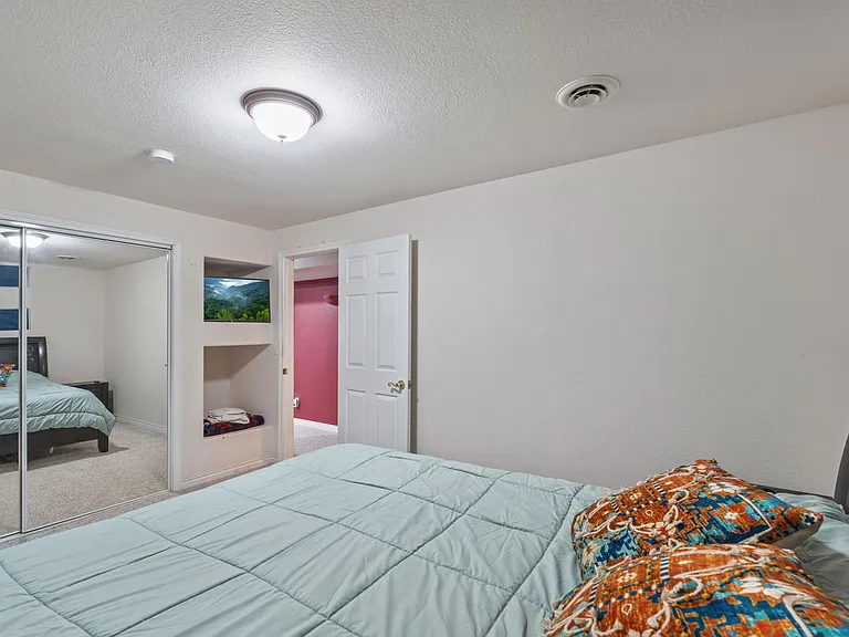 4350 Reginold Ct — Photo 29