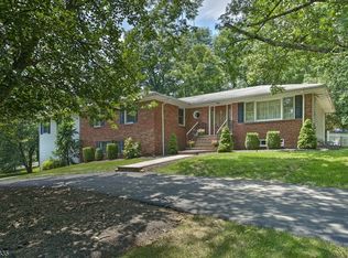 83 Galloping Hill Rd, Basking Ridge, NJ 07920