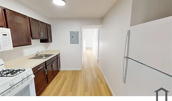 3 bed, $2,559 — Photo 4