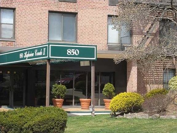 2nd image of 850 Howard Ave APT 3B