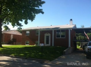 24 Lakeview Dr, Granite City, IL 62040