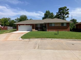 217 Byrd Dr, Midwest City, OK 73110