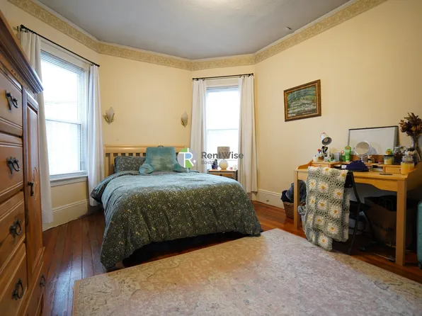 9 Vernon St #3, Brookline, MA 02446