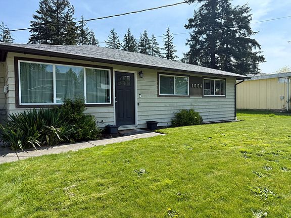 2nd image of 1004 165th Pl NE